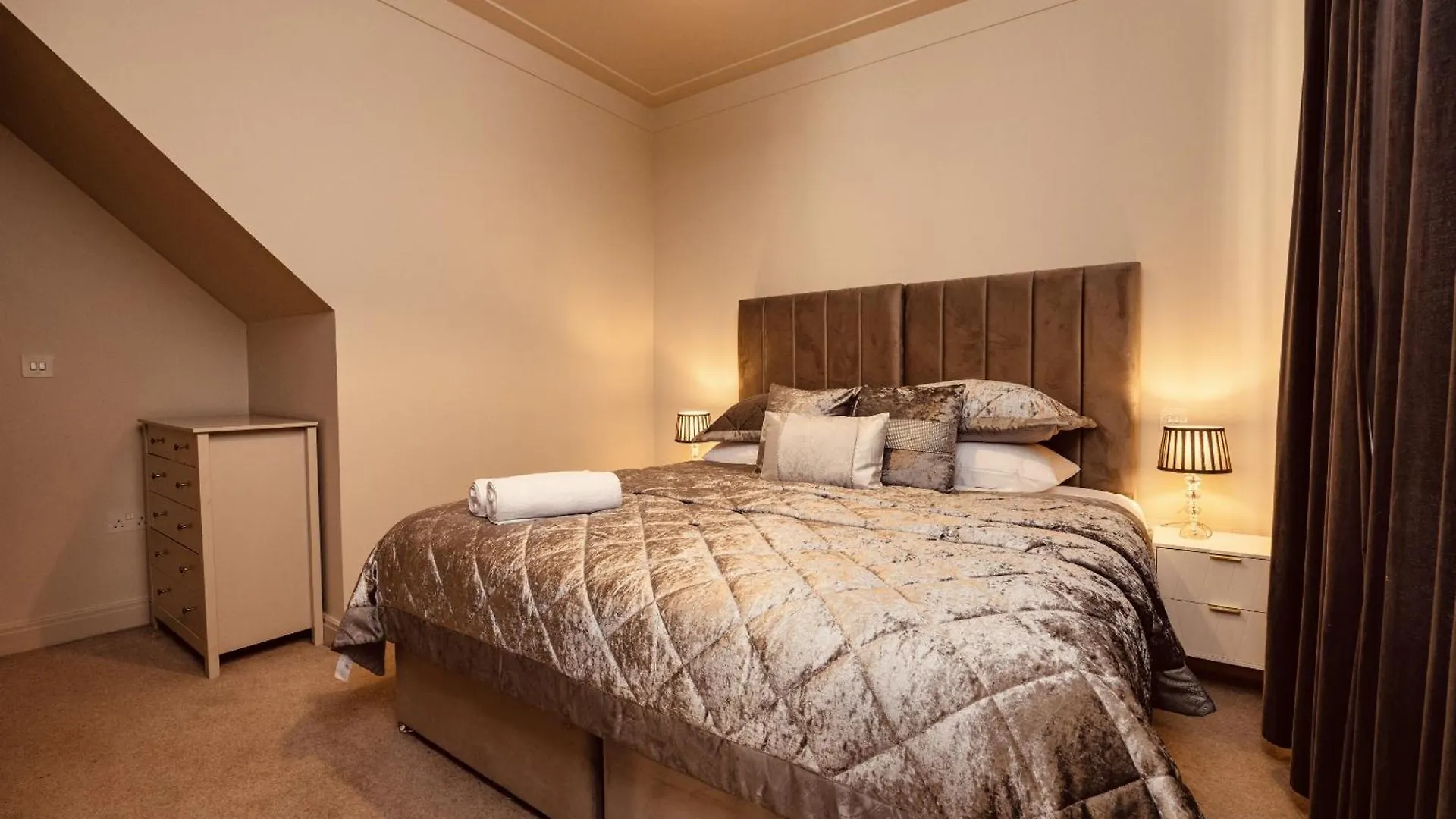 Διαμέρισμα Luxury Apt Near Lgi Hospital Super King Bed, Free Secure Parking Λιντς